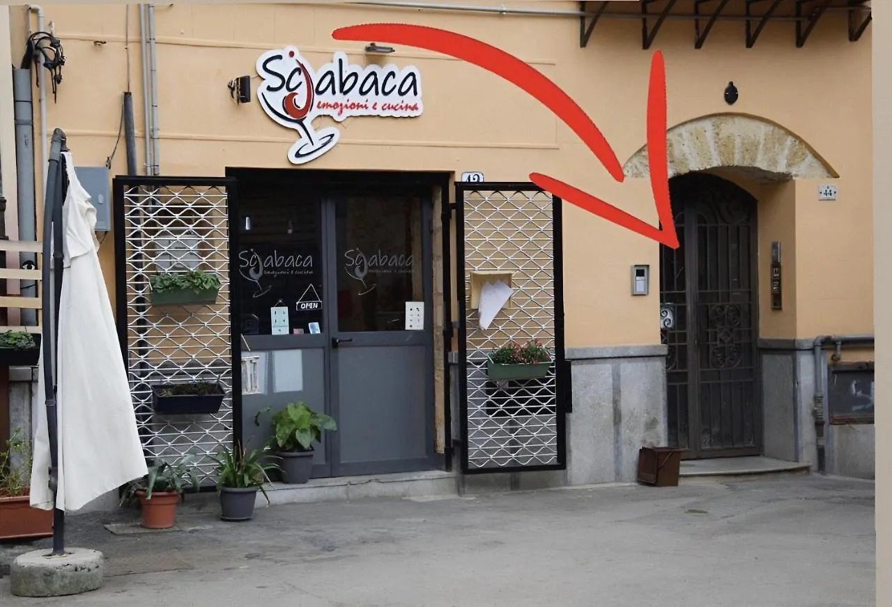 L'Angolo Di Vicolo San Carlo Palermo 0*,  Italy